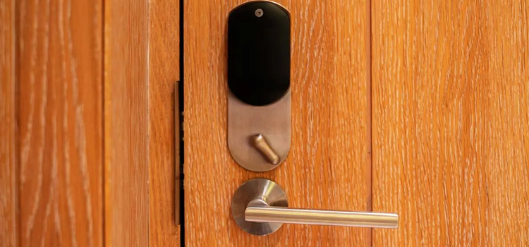 Automatic Locking Door Knob Lancaster
